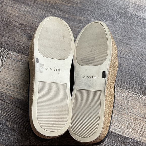 Vince Wilden Slip-On Sneaker Slip-on
Round toe Leather & fabric lining - Picture 9 of 10
